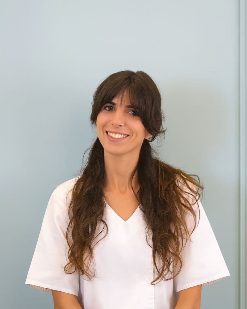 Camille MESQUITA en consultation - Ostéopathe Cannes